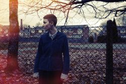 lonelady-ardwick-manchester-2014-fence-background-credit-alex-hurst
